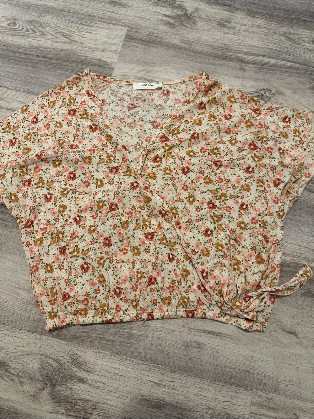 Floral Tie-Hem Crop Top in Pink and Tan